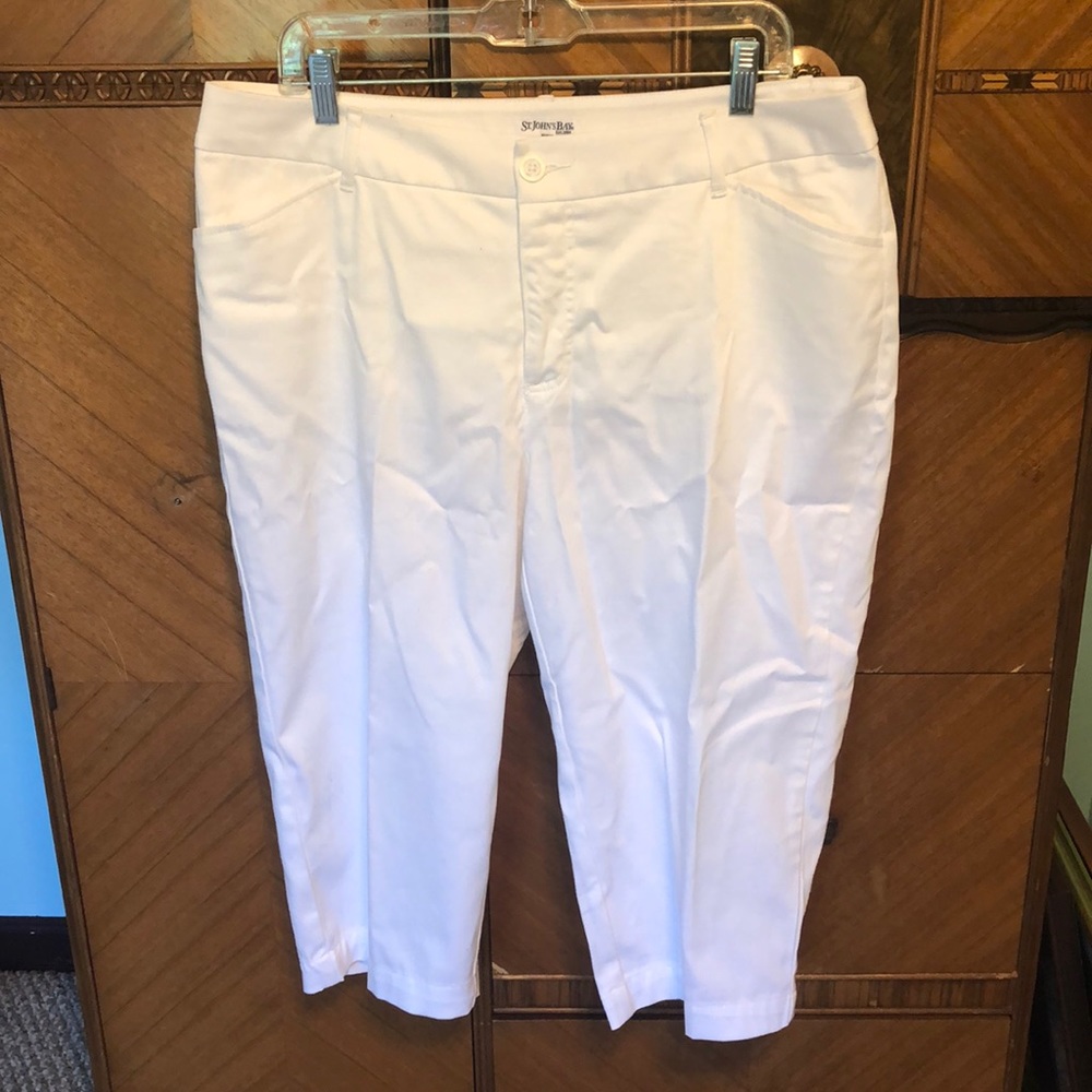 Saint Johns Bay Capri. 16w. NWOT.
